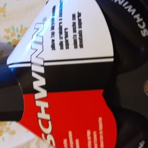 SCHWINN PILLOW TOP BICYCLE SEAT .